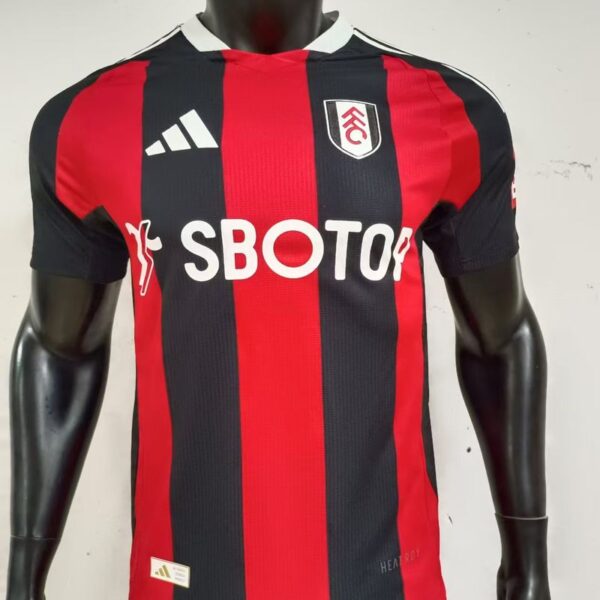 Fulham FC 2024-2025 away game player