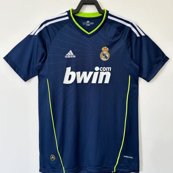 Retro Real Madrid 2010-2011 away game