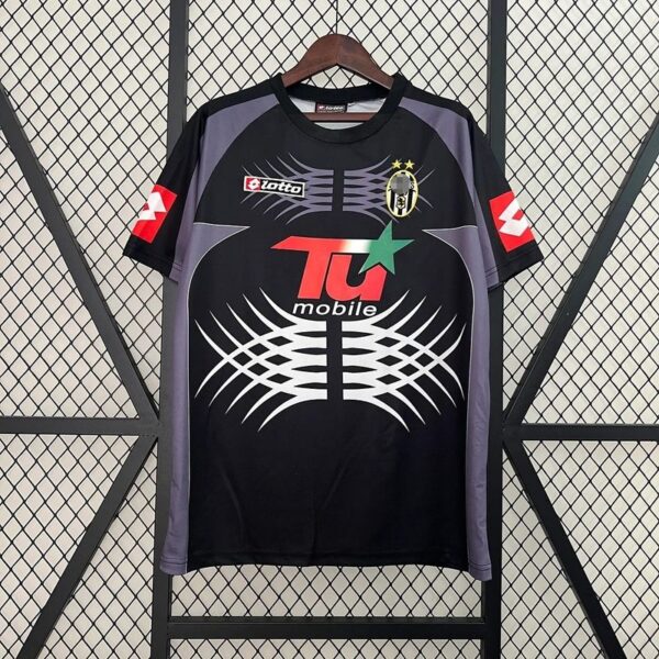 Retro Juventus 2001-2002 away