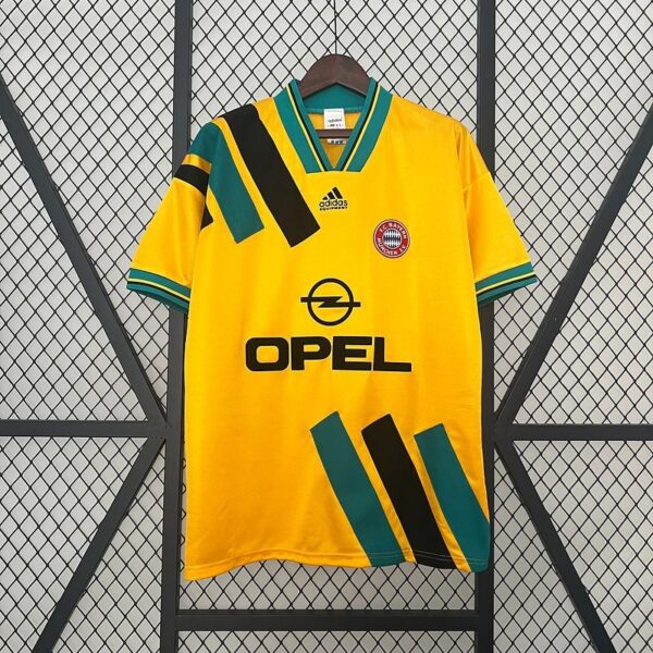 Retro Bayern München 1993-1995 away game