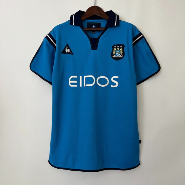 Retro Manchester City 2001-2002 home game