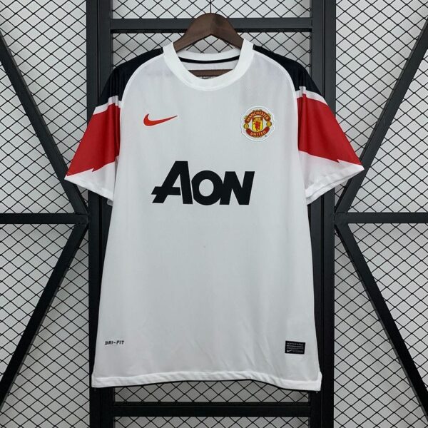 Retro Manchester United 2010-2011 away game